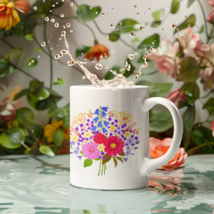 Café Taza de San Valentín con ramo de flores