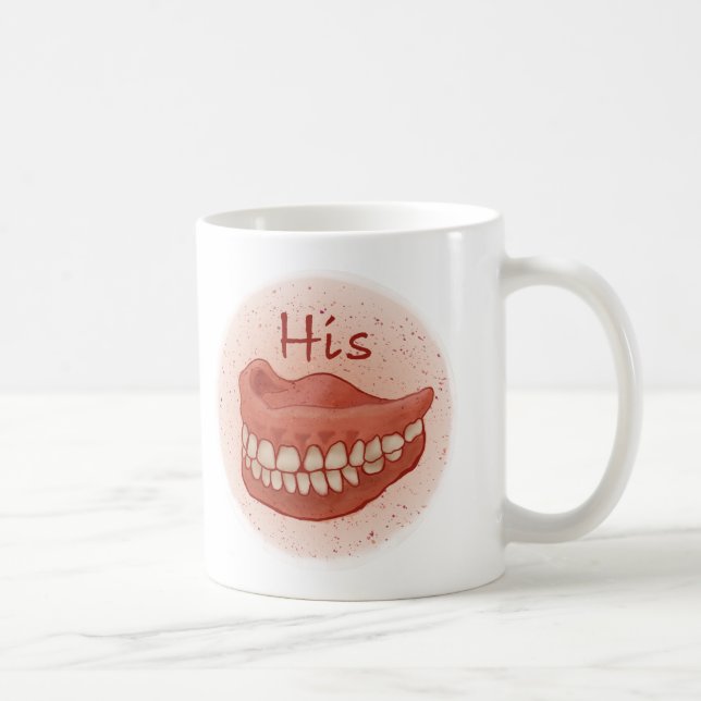 Café Taza de sus dientes postizos (Derecha)
