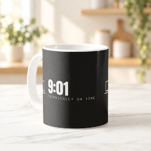 Café Taza de trabajo remoto 'Técnicamente a tiempo 9:01