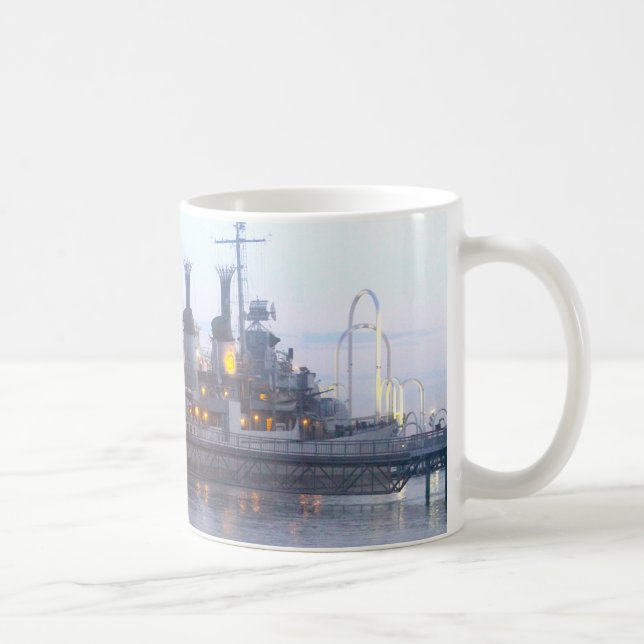 Café Taza de USS Kidd (Derecha)