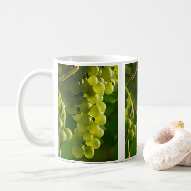 Café Taza de Uvas Verdes en la Vid (Con donut)