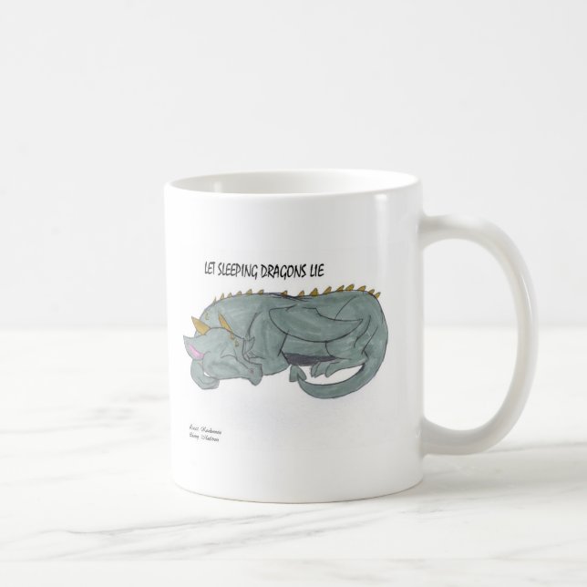 Café Taza dejada de la mentira de los dragones el (Derecha)