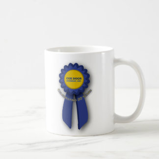Café Taza del aniversario de Cox Door Company
