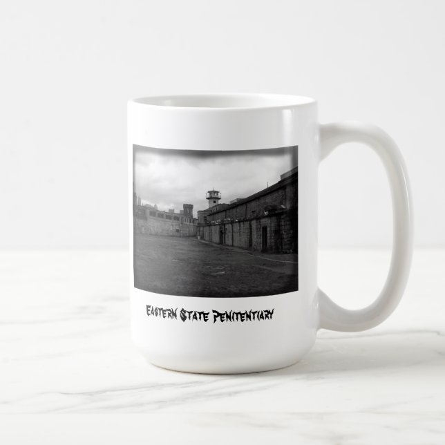 Café Taza del este de la cárcel del estado (Derecha)