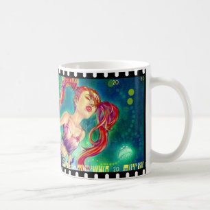 Café Taza del llano del chica de la tinta