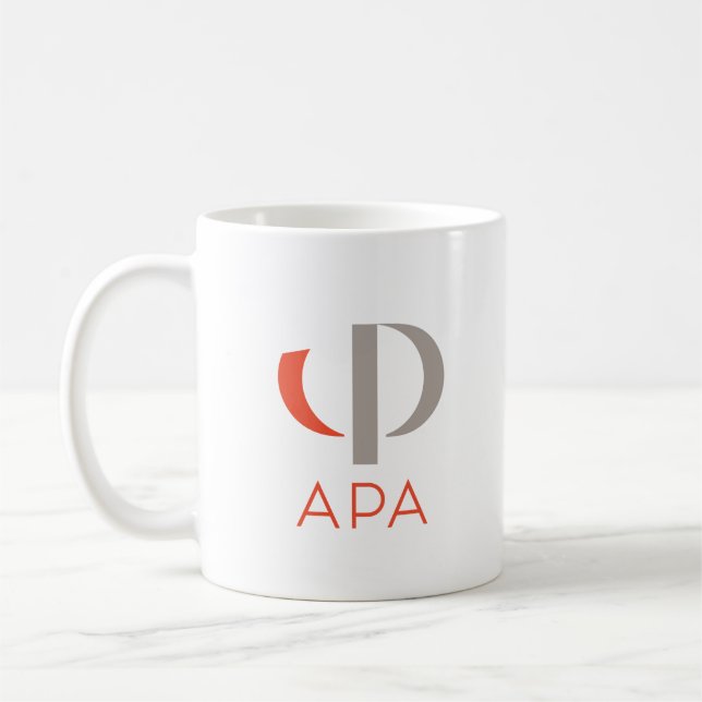 Café Taza del logotipo de APA (Izquierda)