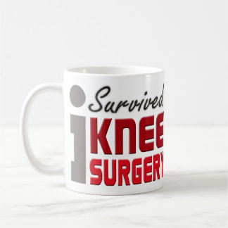 Café Taza del superviviente de la cirugía de la rodilla