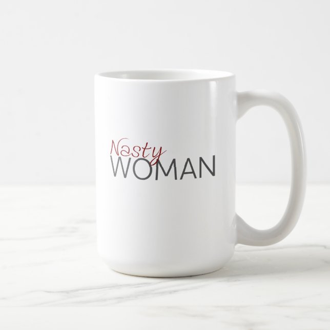 Café Taza desagradable de la mujer (Derecha)