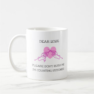 Café Taza divertida con corazón y agujas de tejer 