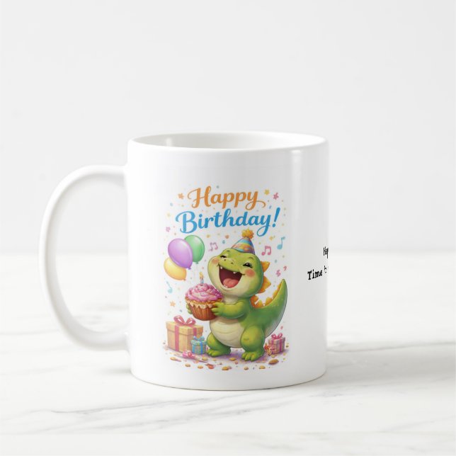 Café Taza divertida de cumpleaños de dinosaurio – “Es h (Izquierda)