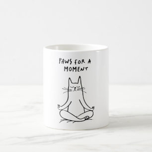 Café Taza divertida de gato meditando: pausa por un mom