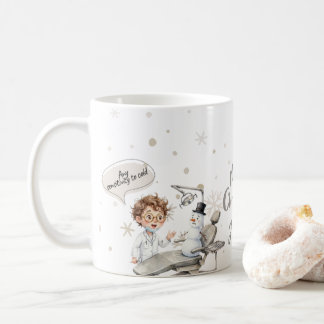 Café Taza divertida de Navidad del dentista de muñeco d