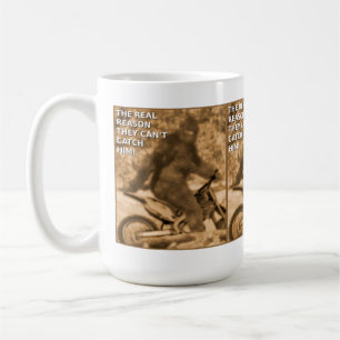 Café Taza divertida del pie del motocrós de Sasquatch
