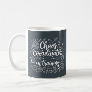 Café Taza Doodle de Coordinador de Caos en Escuela en E