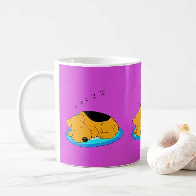 Café Taza dulce del perro de perrito que ronca (Con donut)