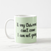 Taza echada a un lado doble linda de Chiweenie con