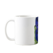Taza floral de gloria de la mañana púrpura