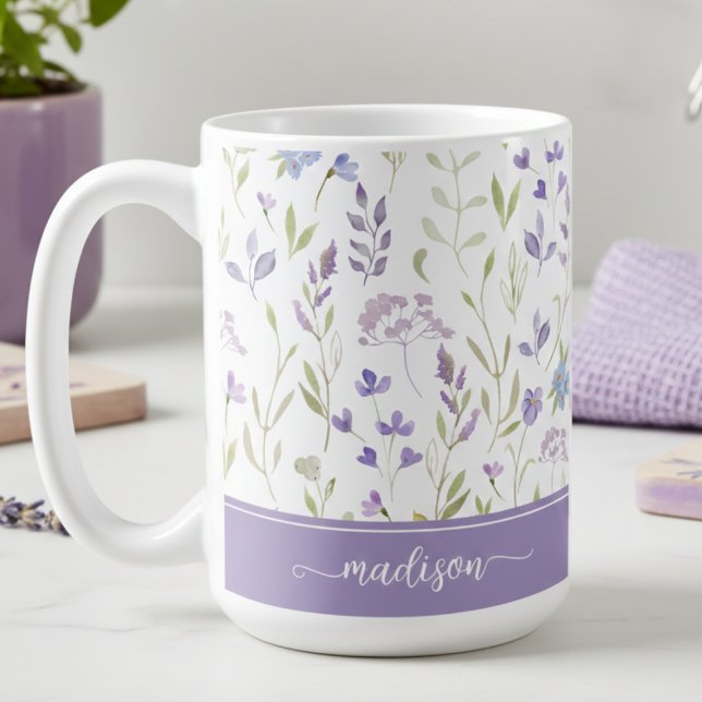 Café Taza floral de lavanda personalizada (watercolor cottagecore lavender floral mug with custom name monogram, personalized gift for her)