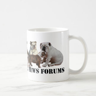 Café Taza inglesa de las noticias del bulldog
