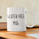 Café Taza Libre de Gluten<br><div class="desc">Este diseño fue creado mediante arte digital. Puede personalizarse en el área proporcionada o personalizarse aún más eligiendo la opción "haga clic para personalizar" y cambiando el nombre, las iniciales o las palabras. También puede cambiar el color y el estilo del texto o eliminar el texto para obtener un diseño...</div>