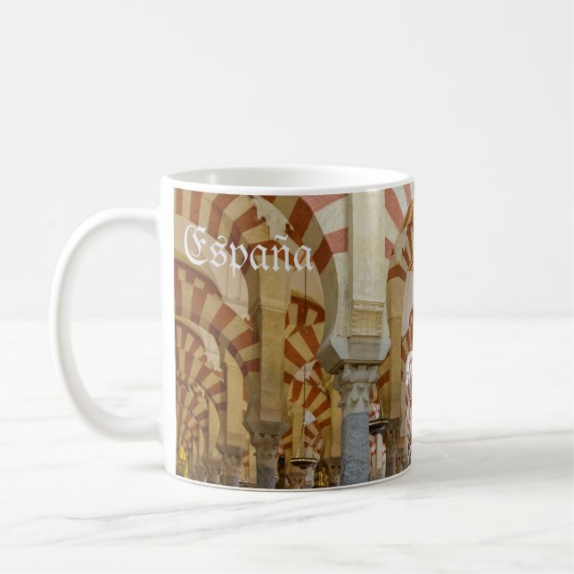Café taza mezquita de Córdoba en España (Izquierda)