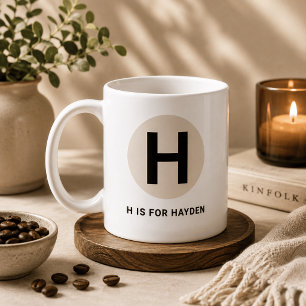Café Taza moderna de inicial – Diseño “H es para [Nombr