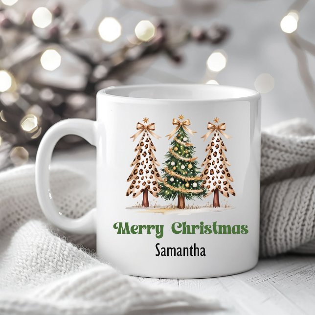 Café Taza Personalizada Árboles de Navidad Leopardos Te (Earthy Leopard Christmas Trees Personalized Mug)