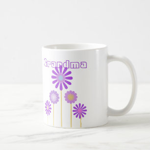 Café Taza púrpura de las flores para el Grandma.