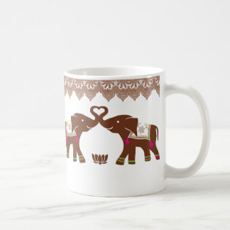 Café Taza rosada de los elefantes del corazón
