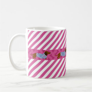 Café Taza rosada del Dachshund de la raya