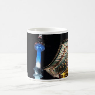 Café Taza tradicional de la torre de Seul