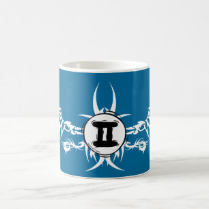 Café Taza verde azulada tribal de los géminis