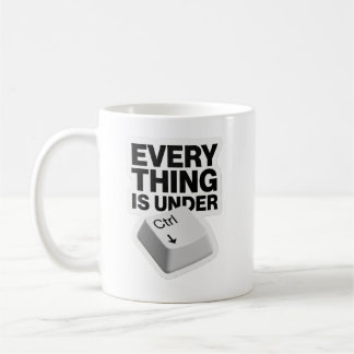 Café Todo está bajo control Taza divertida con juego de