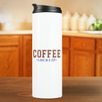 Café: Un abrazo en un vaso de agua que deja caer a