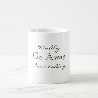 Café Voy amablemente lejos estoy leyendo la taza de
