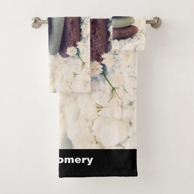 Cairn meditativo de piedras apiladas (In situ)