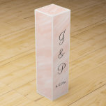 Caja de Boda Rubor Gray Monogramed<br><div class="desc">Los favores de boda son el lavado de acuarela rosa y suave. Personalice las Iniciales de Nombre de Novia y Grooms y la Fecha de Boda en escritura gris oscuro. Diseño original de TamiraZDesigns.</div>