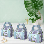 Caja de Favor de Flor Smeraldo<br><div class="desc">LA FLOR de mi Mundo Púrpura: la Flor Smeraldo Mítica (con sus hojas muy particulares... ) Según una antigua leyenda italiana, esta flor imaginaria simboliza un amor secreto no confesado debido al miedo a ser rechazado. Es el tema de una canción de mi Grupo K-pop global favorito: usan esta flor...</div>