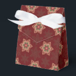 Caja de Favor Rojo Estrella Holly<br><div class="desc">Esta decoración festiva y elegante añade un encanto de antaño a la decoración de tus vacaciones. La estrella de anillo hueco recuerda a un diseño celta. El fondo tiene un diseño sutil de naturaleza y copos de nieve inspirados en las hojas. Los colores y las obras de arte en este...</div>