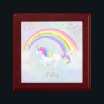 Caja de joyas de tema de unicornio | Azul y oro má<br><div class="desc">Caja de joyería de unicornio con colores mágicos azul,  purpurina dorado y arcoiris! Texto en oro con un unicornio arcoiris sobre un suave fondo azul cielo. ¡Perfecto para tu amante del unicornio! ¡Cambie el color de fondo si lo desea!</div>