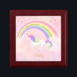 Caja de joyas de tema de unicornio | Rosa mágico y<br><div class="desc">Caja de joyería de unicornio con colores mágicos azul,  purpurina dorado y arcoiris! Texto en oro con un unicornio arcoiris sobre un suave fondo rosa pastel. ¡Perfecto para tu amante del unicornio! ¡Cambie el color de fondo si lo desea!</div>
