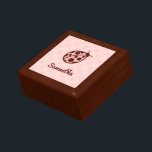 Caja de joyería personalizada de Ladybug<br><div class="desc">Una marioneta decora esta joyería de madera. Utilice esta caja de marihuana como una caja de joyería,  caja de conservas,  caja de regalo,  regalo,  arte ,  decoración,  decoración casera,  caja de trinket,  etc... ...  El diseño es de arte original.</div>