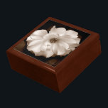 Caja de Keepsake de 'Primavera de Sepia Rosa'<br><div class="desc">Esta encantadora "caja de Keepsake Rosa de primavera de Sepia" es un regalo clásico y elegante para cualquier ocasión. Perfecto para guardar o presentar esa pieza especial de joyería,  o como regalo por su cuenta.</div>
