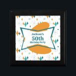 Caja De Regalo 50.ª Fiesta de Cumpleaños Retro Mid Century Cualqu<br><div class="desc">Entre en la era atómica con nuestra cautivadora colección de cumpleaños del patrón Starburst! Este diseño visualmente impresionante encapsula la esencia del encanto retro de mediados de siglo, y es perfecto para 30, 40, 50, 60, 70, 80, 90 o cualquier otra fiesta de cumpleaños de la edad. Personalizado con su...</div>