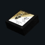 Caja De Regalo 50.º Aniversario del Purpurina de Oro<br><div class="desc">50.º Aniversario de Oro Diseño Mantener la caja de regalo lista para su personalización. Este diseño funciona bien para otros eventos y ocasiones como cumpleaños, boda, compromiso, graduación, jubilación, etc... simplemente cambiando el texto. 😊 Este Producto es 100% Personalizable. Los gráficos y/o el texto se pueden agregar, borrar, mover, cambiar...</div>