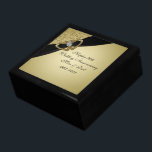 Caja De Regalo Aniversario del Boda Black 50 de Oro<br><div class="desc">Diseño de imágenes Digitalbcon con un elegante tema de color dorado y negro combinado con elegantes elementos del 50° aniversario Boda en esta caja de regalo "Gold Black 50th Boda Year" (Aniversario del Oro Negro). Este elegante y atractivo diseño se completa con letras de texto de personalizable para hacer de...</div>