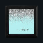 Caja De Regalo Aqua Blue - Monograma de Purpurina plateado Verde<br><div class="desc">Aqua Blue - Verde azulado y plateado Purpurina Sparkle Script Monograma Nombre Jewelry Keepsake Box. Esto hace que la graduación perfecta, el cumpleaños, el boda, la ducha de novia, el aniversario, la ducha de bebé o la fiesta de soltera sea un regalo para alguien que ama el lujo glam y...</div>