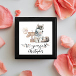 Caja De Regalo Be You Husky Puppy Watercolor Ilustracion<br><div class="desc">Encanto en el encanto de la caja de regalo "Be Yourself Husky Puppy Watercolor Ilustracion", que presenta un adorable ilustracion de un cachorro Husky parado al lado de un buzón con globos blancos suaves saliendo de él. Esta entrañable escena, con un regalo, la convierte en un lugar ideal para los...</div>