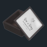 Caja De Regalo Black Wildflowers Bouquet MR & MRS Quote<br><div class="desc">Black Wildflowers Bouquet MR & MRS Quote Gift Box. IMPORTANT NOTICE: This design is part of a collection and has other coordinated elements that you can find in my store. Sometimes it can be difficult to aesthetically align and put texts or initials on the designs, if so tell me and...</div>