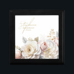 Caja De Regalo Boda de drama floral dama de honor White ID1022<br><div class="desc">Esta suite boda, con sus flores exuberantes y dramáticas, de color blanco cremoso a rosa rubor, sus toques dorados y sus hermosos fondos acuáticos, crea un ambiente elegante y romántico, que da un toque de lo que los clientes pueden esperar en su gran día. Este diseño de caja de regalo...</div>